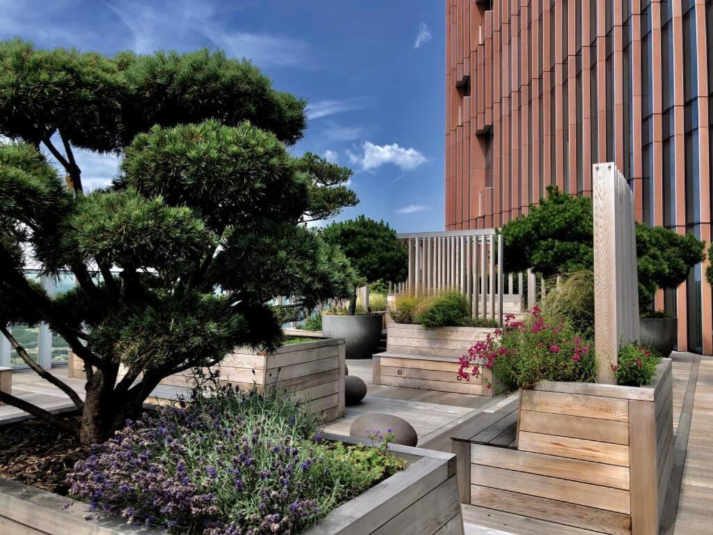 Manhattan Loft Gardens, Stratford Apartment London Exterior photo